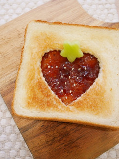 可愛的「草莓吐司」簡單儀式感!! 的食譜成品照片