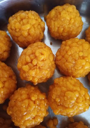 बूदी के लडडू (Boondi ke ladoo recipe in hindi) रेसिपी मुख्य फोटो