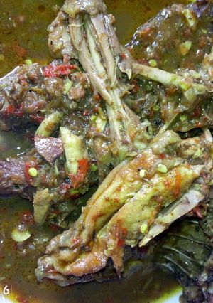 A picture of Chicken pepper soup.