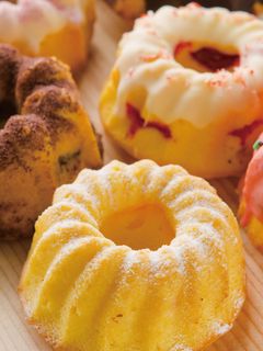 A picture of 10-Minute Easy Baking - 'French Sponge Cake'.
