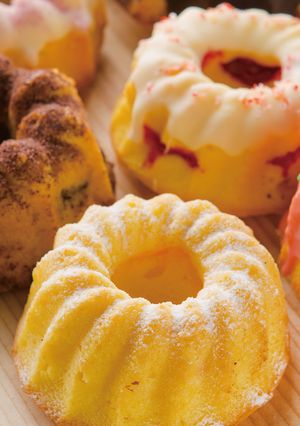 A picture of 10-Minute Easy Baking - 'French Sponge Cake'.