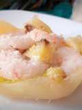 Cestini di grana con gamberi, cocco e ananas (Daniela Malito)