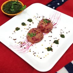 A picture of Oats beetroot veggies muffin.