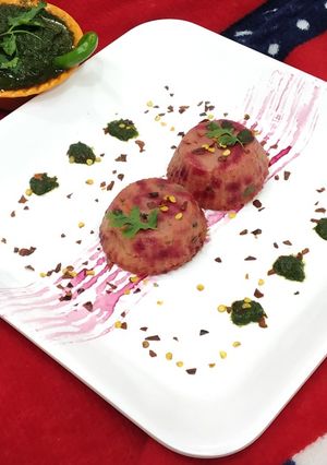 A picture of Oats beetroot veggies muffin.