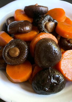 A picture of Simmered Shiitake & Carrot.