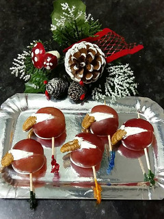 Una foto de Uvas navideñas 🍇 🎄 ⛄