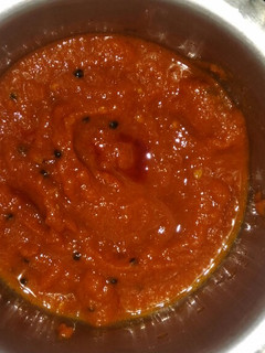 தக்காளி சட்டினி (Thakkali chutney recipe in tamil) செய்முறை முக்கிய புகைப்படம்
