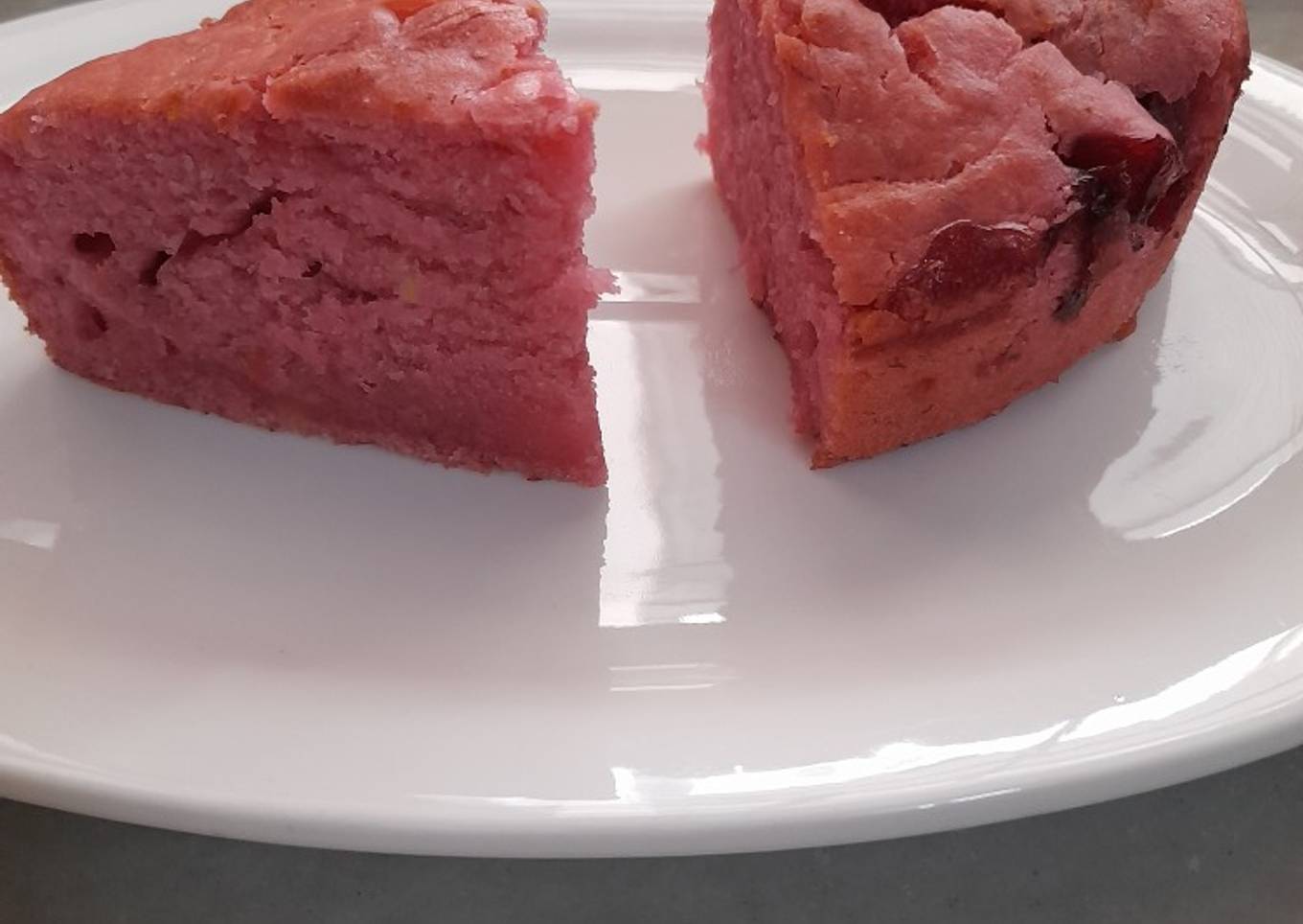 Strawberry banana cake