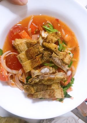 รูปของ ยำไข่แดงเค็ม หมูกรอบ