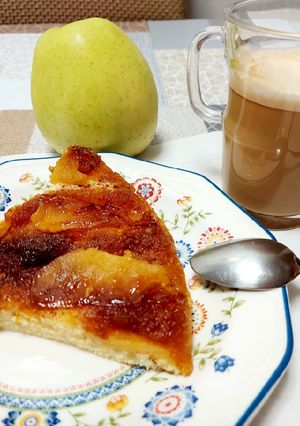 Una foto de Pastel de manzanas caramelizadas a la sartén