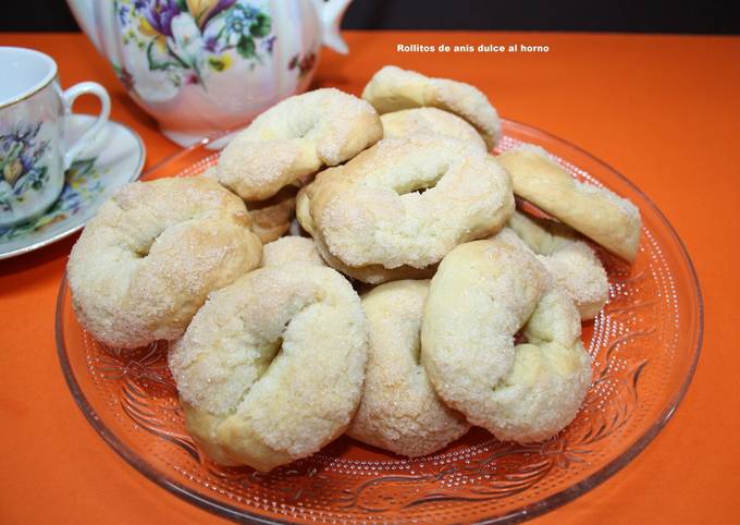 sólido Novedad Pascua de Resurrección Rollitos de anís dulce al horno Receta de Luisa C Correcher- Cookpad