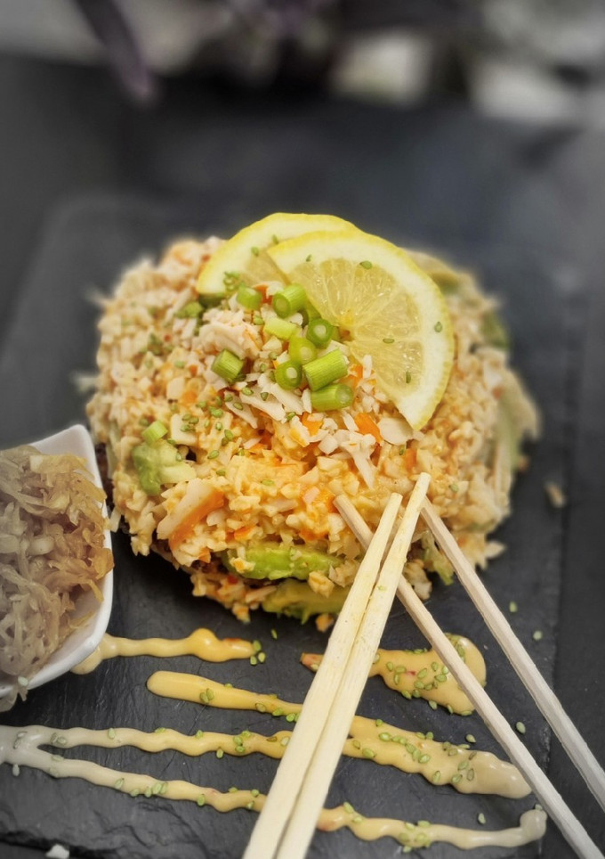 Una foto de Timbal de cangrejo con mayonesa de kimchi🦀