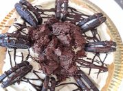 Una foto de masa de la tarta de oreo