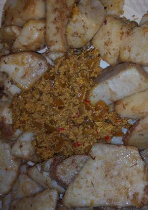 A picture of Yam with egg Sauce.