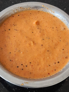 தேங்காய் தக்காளி சட்னி(COCONUT CHUTNEY RECIPE IN TAMIL) செய்முறை முக்கிய புகைப்படம்