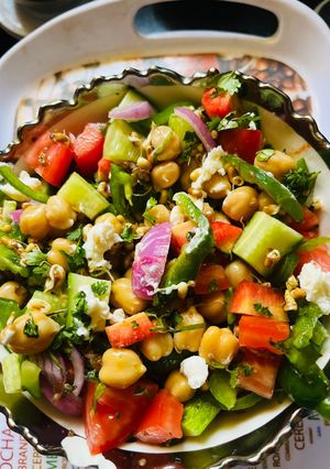 A picture of Mediterranean chick peas Salad.