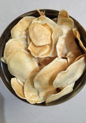 બટાકા ની કાતરી (Bataka Katri Recipe In Gujarati) રેસીપી મુખ્ય ફોટો