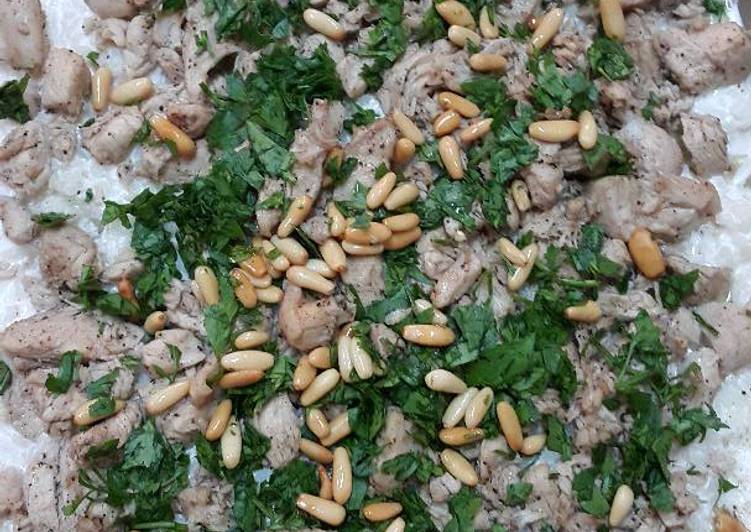 فتة الدجاج باللبن