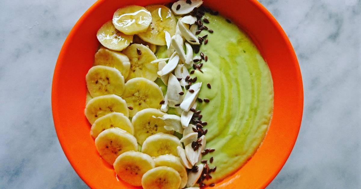 Avocado and Banana Smoothie Bowl Recipe Recipe by Malini Vivekananthan -  Cookpad