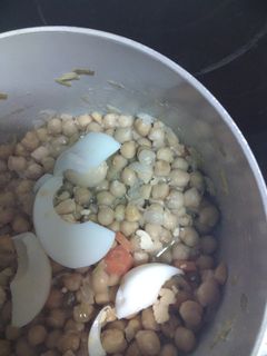 Una foto de Garbanzos de bote con sofrito a mi manera