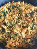 Repollo y espinacas con arroz y pollo