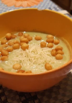 Brokkoli krémleves recept fotója
