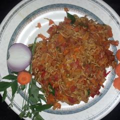 A picture of Spicy tangy noodles.