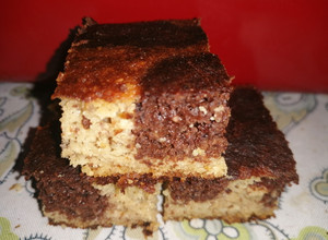 Una foto de Budín de yogurth marmolado low carbs