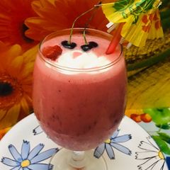 A picture of Tripe Berry Smoothie.