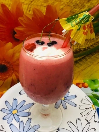 Easy Way Prepare Recipe Tripe Berry Smoothie that is Delicious, Delicious}