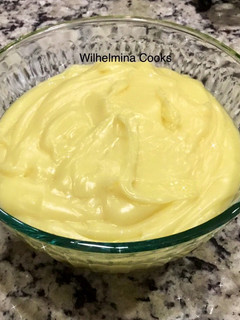 A picture of Easy Vanilla Custard Cream.