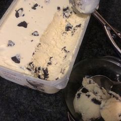 A picture of Homemade Oreo (cream & cookies) Ice-Cream.