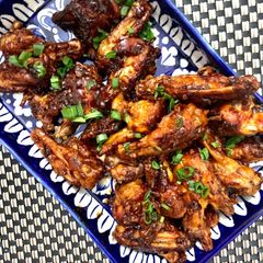 A picture of Smokey Bbq wings & Spicy Sriracha wings.