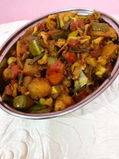 মিক্সড সবজি (Mix sabji recipe in Bengali) রেসিপির প্রধান ছবি