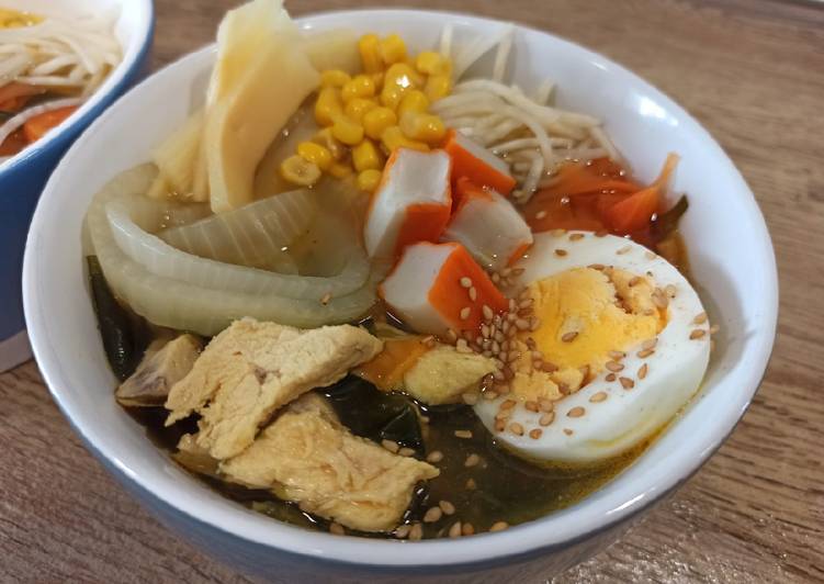 Ramen (de sobras/aprovechamiento) en 10 minutos - 1 ingrediente