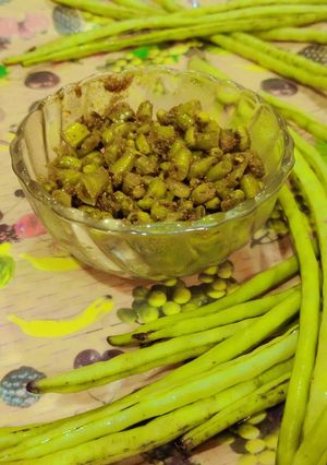 फ्रेंच बींस की सब्जी (French beans ki sabzi recipe in Hindi) रेसिपी मुख्य फोटो