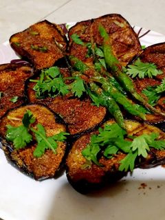 मसाला बैंगन आलू फ्राई (Masala baingan aloo fry recipe in hindi) रेसिपी मुख्य फोटो