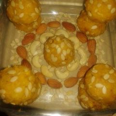A picture of Moti chor ke ladoo.