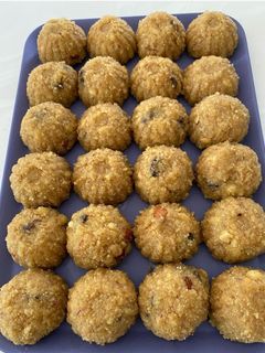 ચુરમાના લાડુ (Churma Ladoo Recipe In Gujarati) રેસીપી મુખ્ય ફોટો