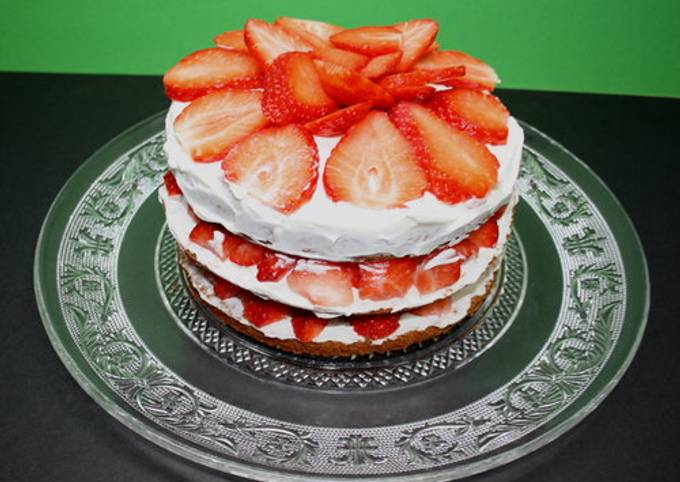 Tarta De Nata Y Fresas Estilo Naked Cake Receta De Luisa C Correcher Cookpad 