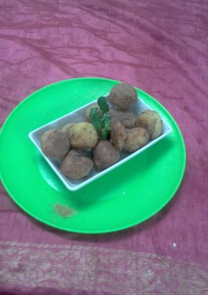 A picture of Cheddar  cheese  balls.