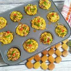 A picture of Savory curry cheese muffin.