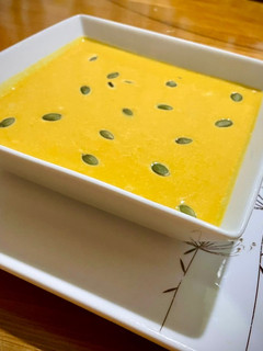 Una foto de Crema de zapallo 🎃 al curry