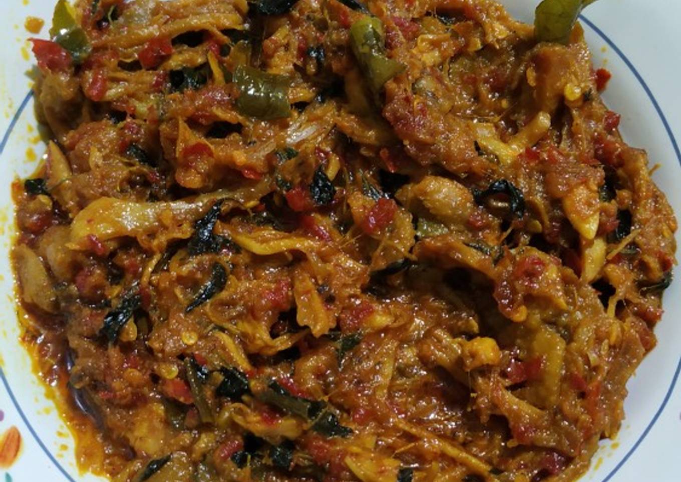 Ayam suwir rica rica kemangi