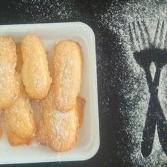 A picture of Ladyfingers/Savoiardi Biscuits.