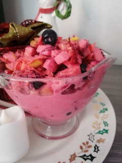 Una foto de Ensalada rosa de manzana