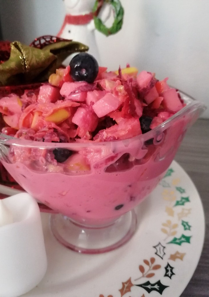 Una foto de Ensalada rosa de manzana