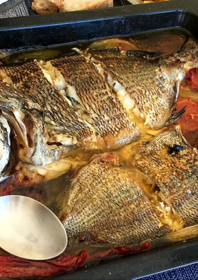 Una foto de Sargo al horno