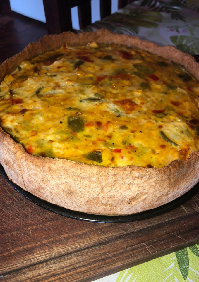 Una foto de Tarta de zapallito y choclo con masa casera 👌
