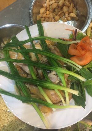 Hình của món Gà Hấp Hành.